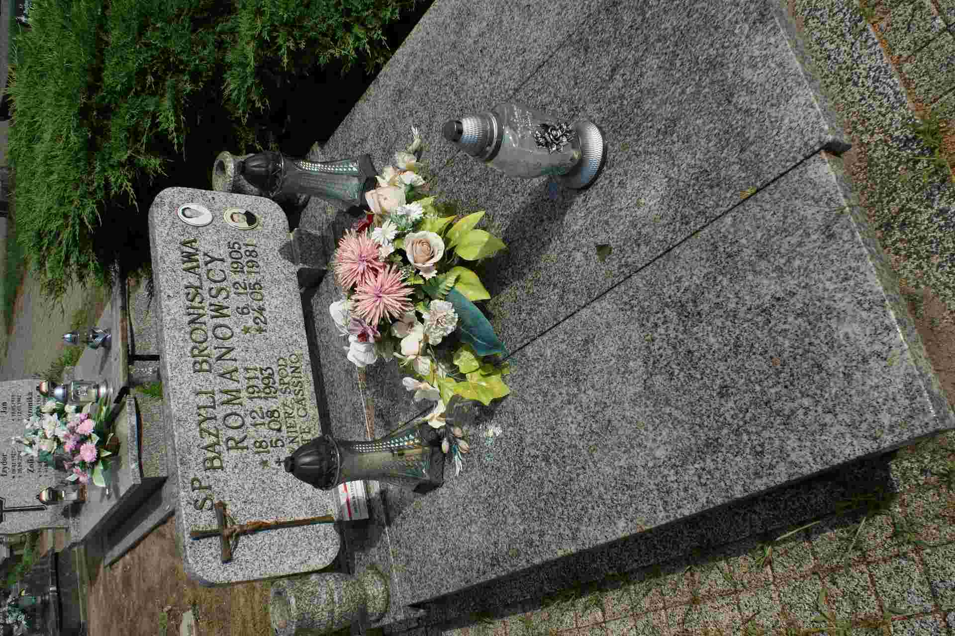 Grób Bazyli Romanowski