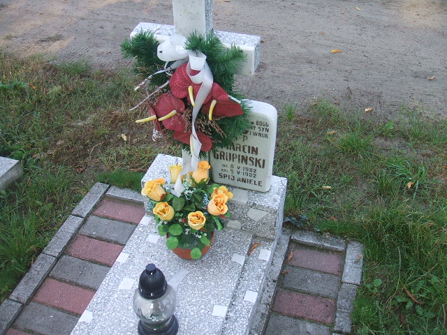 Grób Marcin Grupiński